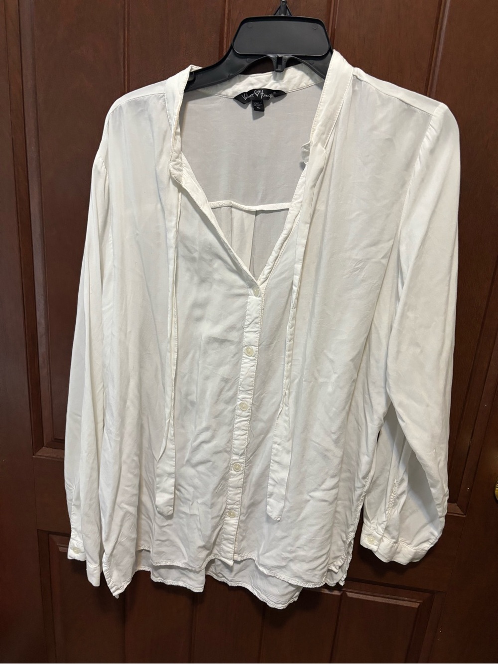 Velvet Heart White Button-Front V-Neck Blouse